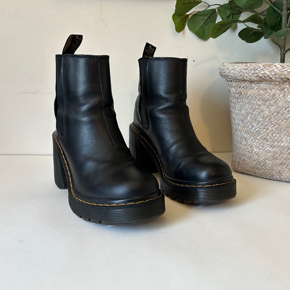 Doc Marten Boots Size 7 - Picture 1 of 6